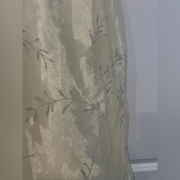 Yellow dress with beautiful silver flower detailing! - Picture 8 of 8